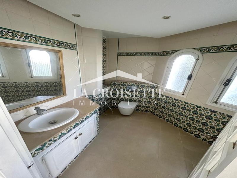 Villa S+4 avec piscine à La Marsa 